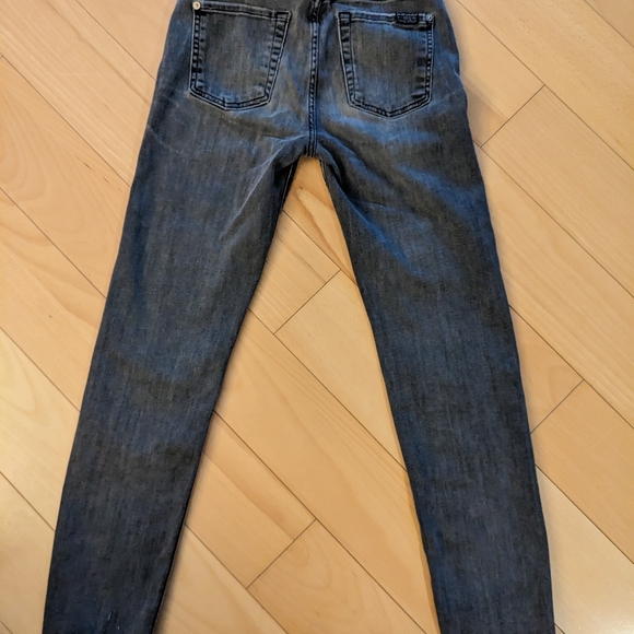 7 For All Mankind Grey Raw Hem Relaxed Skinny Jeans - Picture 5 of 6